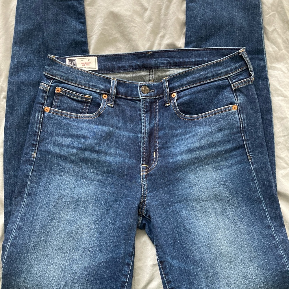 Gap TALL true skinny mid rise almost new